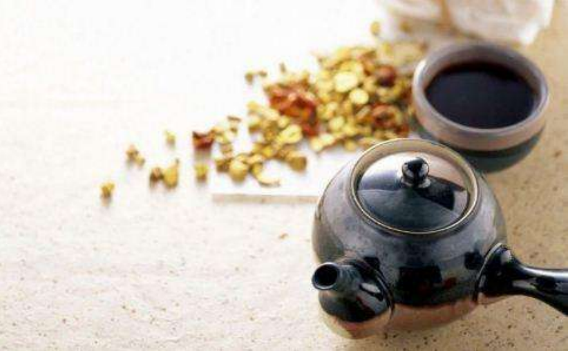 煎煮时间:一般药物浸泡后进行煎煮,大火煮沸后再小火煎煮20-30分钟为