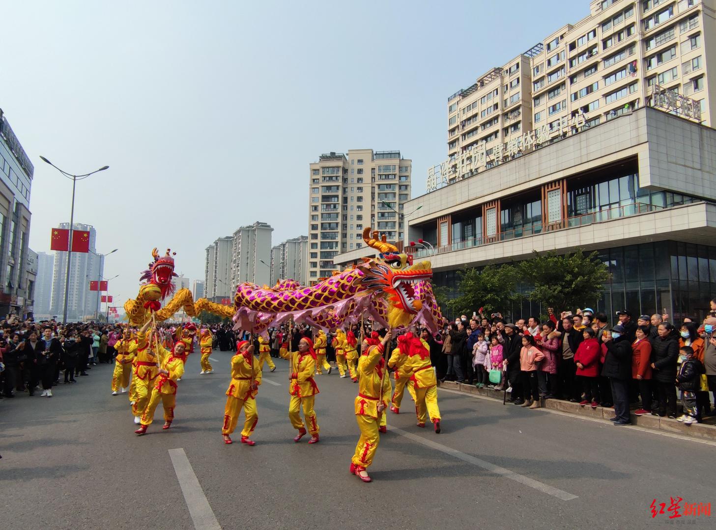 闹元宵活动现场 袁伟摄