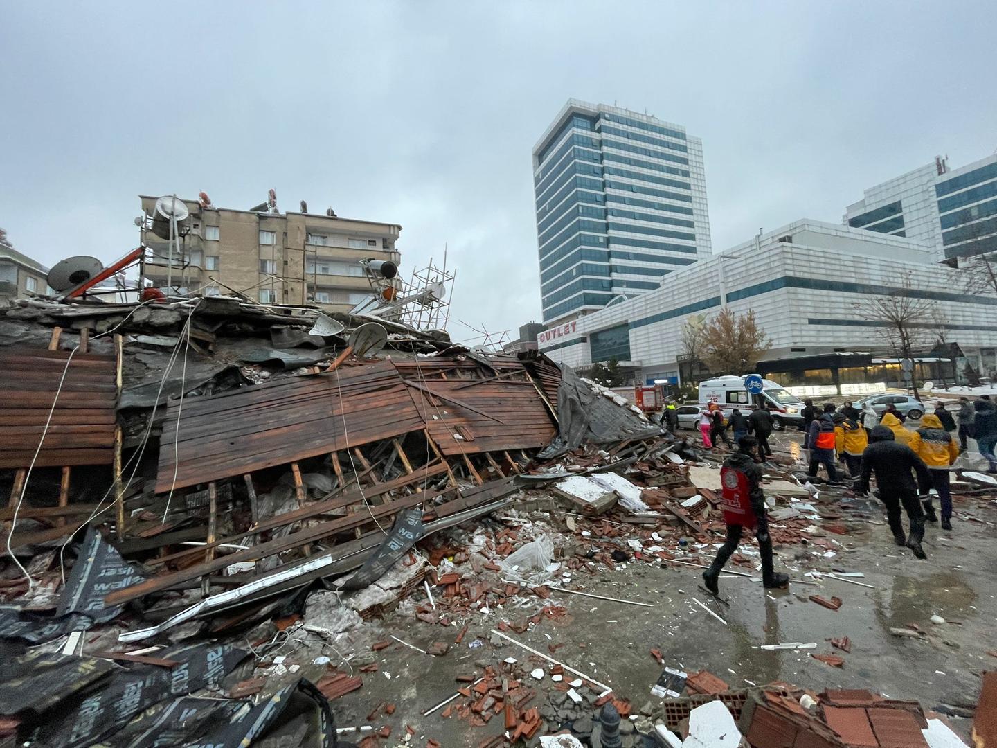 ↑2月6日土耳其发生地震 据IC photo