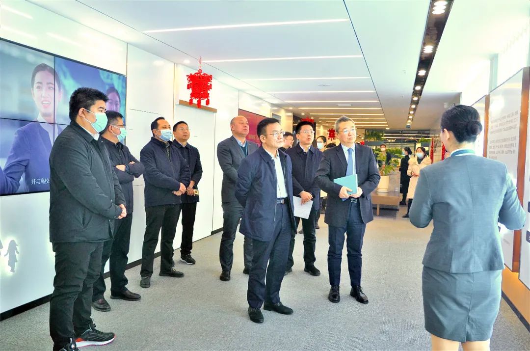 康桥悦生活郑州市二七区委书记樊惠林赴康桥悦生活调研指导工作