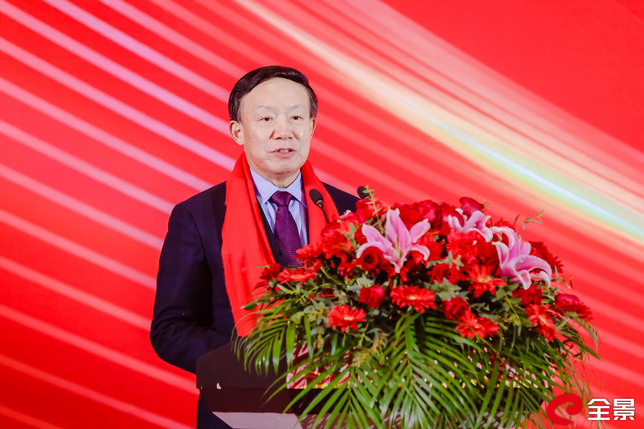 　　图三&nbsp;中国环境保护产业协会党委书记、会长郭承站致辞