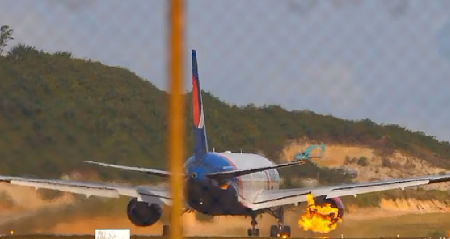 俄一架飞机起飞时起火：轮胎爆炸引擎喷火 载有321人