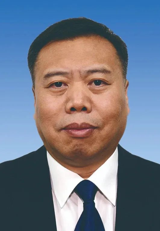 共青团阜新市清河门区委副书记;共青团阜新市委青工部副部长,部长
