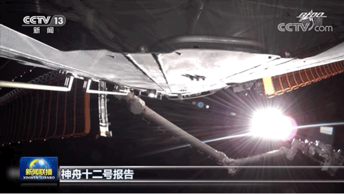 　　舱外扩展泵组安装作业