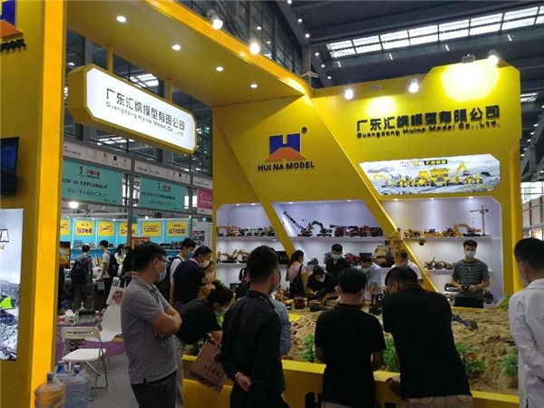 (往届“SEE深跨展”现场图)