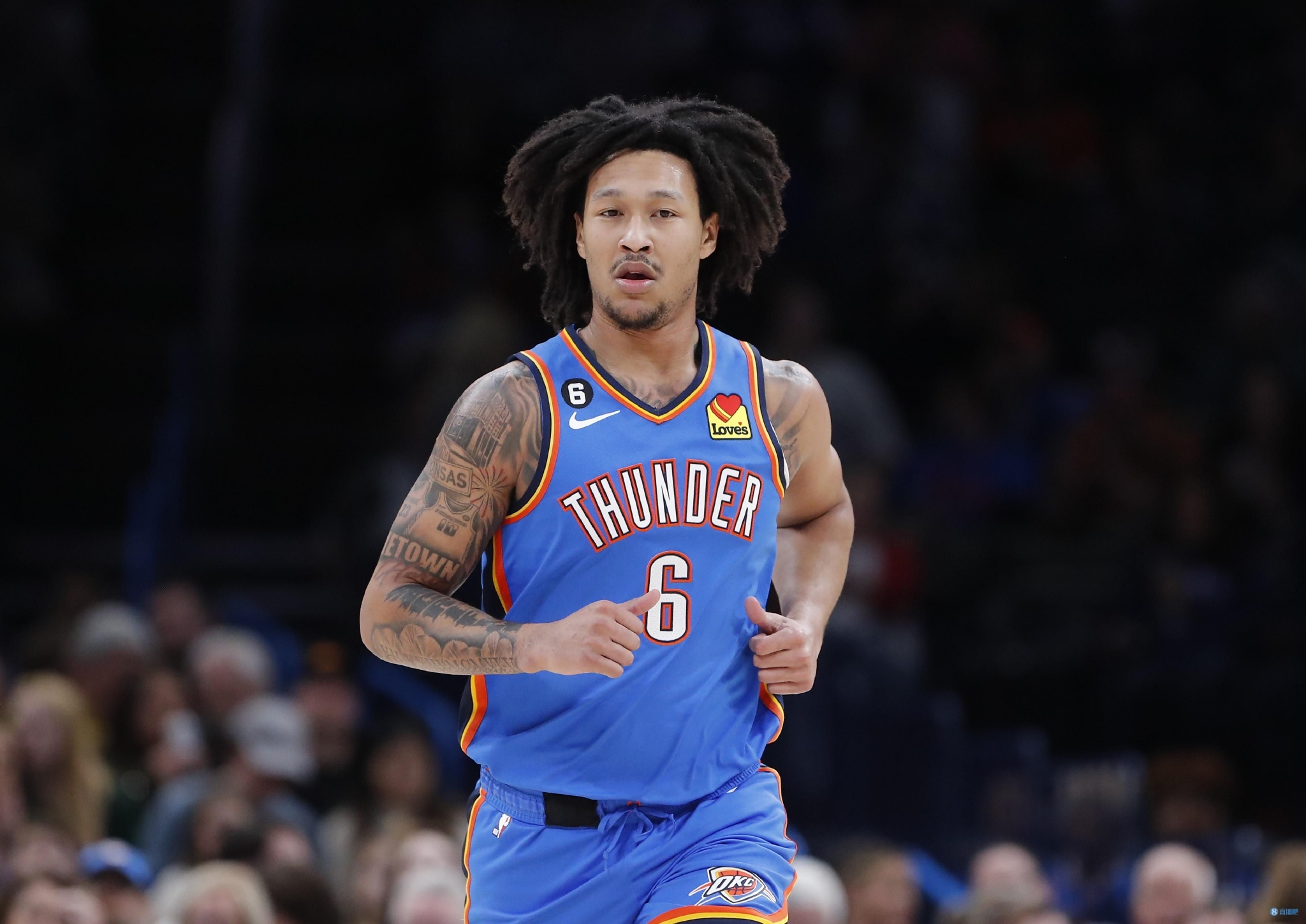 雷霆NBA赛季强势崛起 新生代核心带领球队冲击西部巅峰