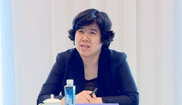 白英(资料图)白英,女,1969年3月生,曾任铁岭市委常委,辽宁省纪委监委