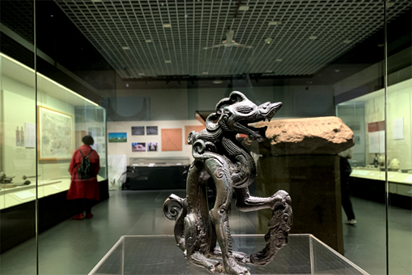 黑龙江省博物馆馆藏文物铜坐龙.