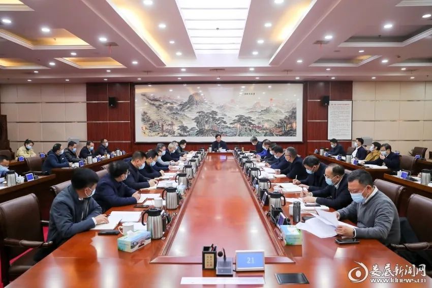 奔走相告（邹云辉简历）邹银辉简历，(图1)