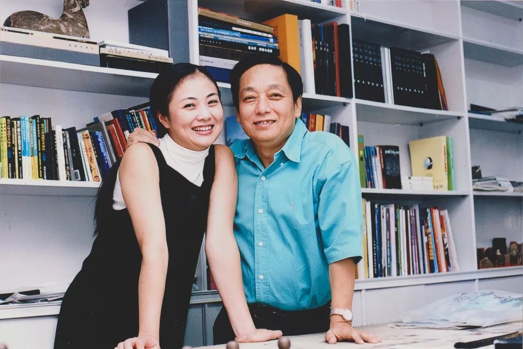 在艺术之路上,永远携手前行——周建萍眼中的韩美林|韩美林_新浪财经