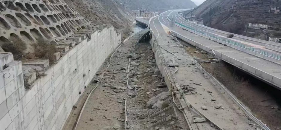 因山体落石 g4217蓉昌高速公路桃坪至朴头段临时交通管制|收费站_新浪