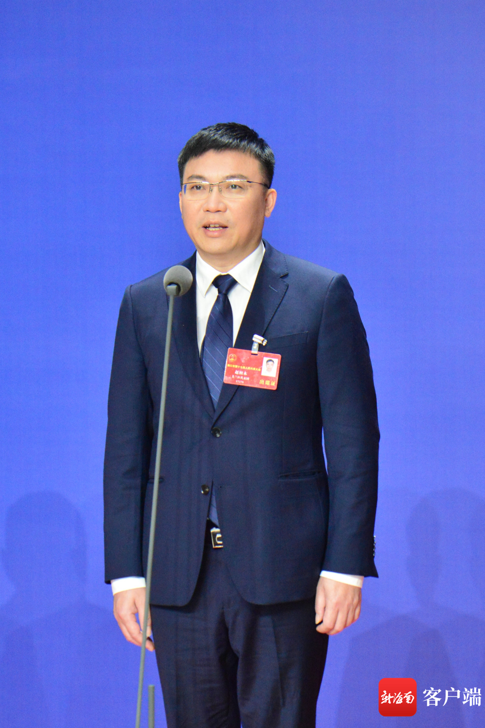 海口市人大代表亮相“代表通道” 回应教育、西海岸贯通工程等热点问题_手机新浪网