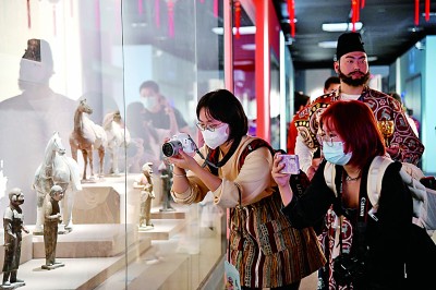     2022年9月30日，大唐金乡县主展在陕西省西安博物院开展。新华社发