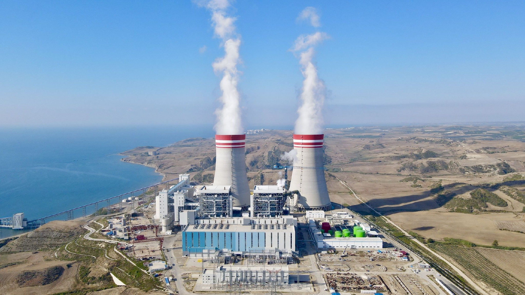 运行中的胡努特鲁电厂.本文图片均为 受访者 供图