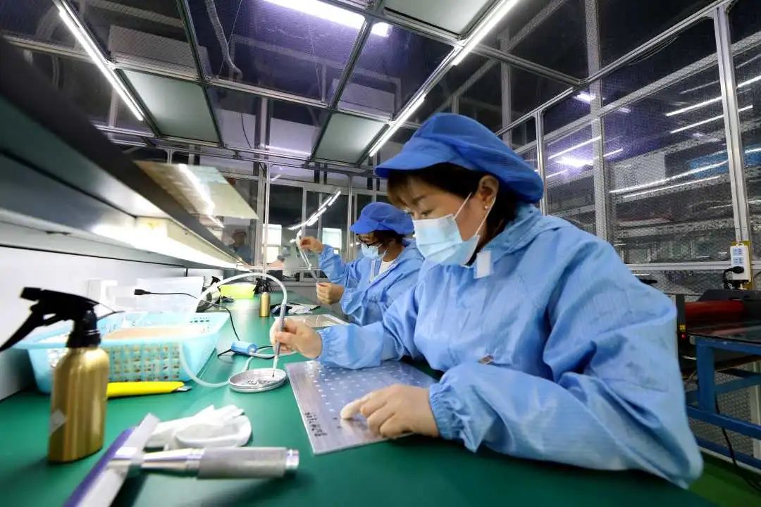 香河县机器人小镇美博瑞(香河)电子信息科技有限公司无尘车间内技术