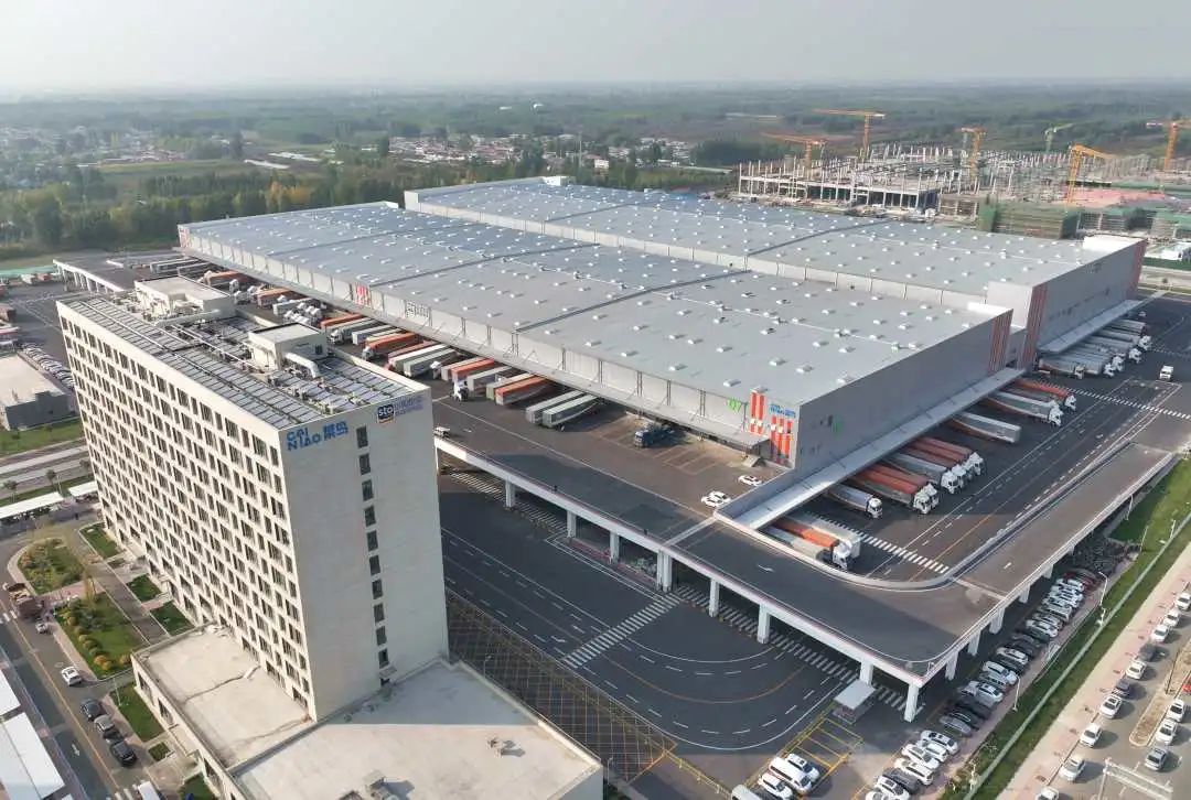 申通快递华北转运中心.门丛硕摄