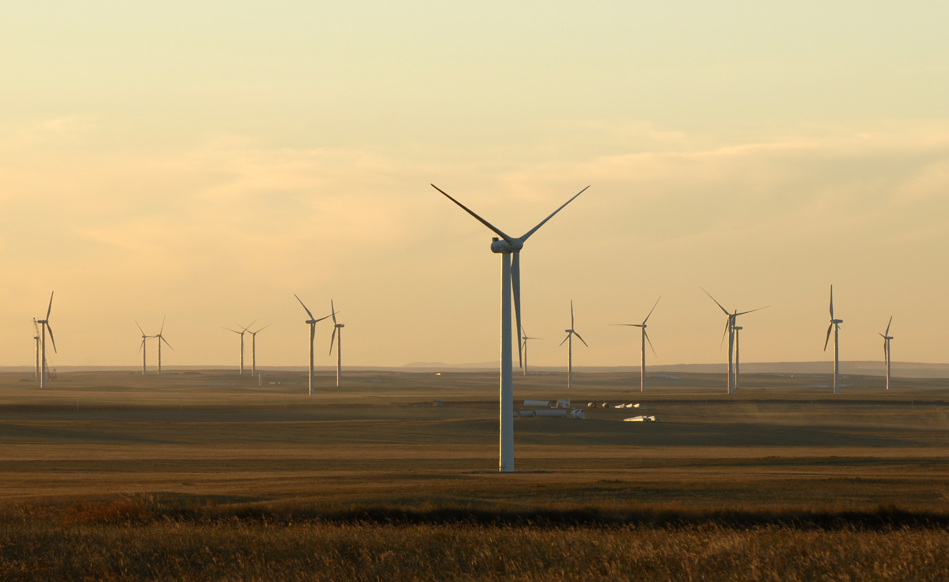 "链"上发力 内蒙古锡林郭勒盟打造新能源产业高地|锡林郭勒盟_新浪