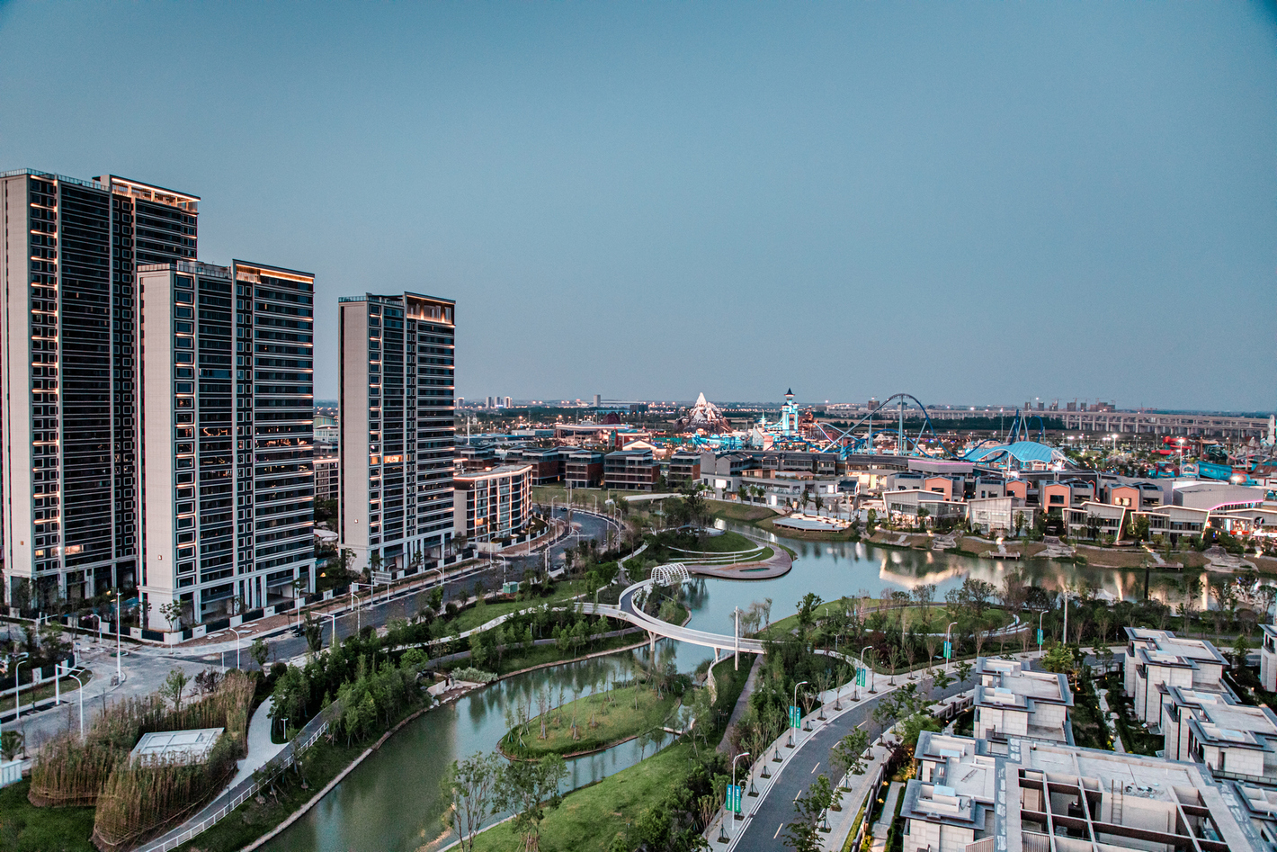 天鹅堡(襄阳)作为中央企业,华侨城房地产业务发展迎来时代机遇,而其