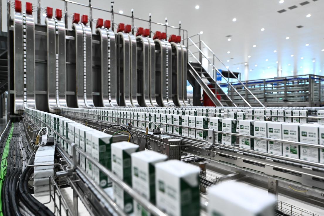 伊利在多地建设智能化工厂,打造现代奶产业集群