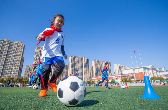 江苏海安:校园足球 快乐成长|小学_新浪财经_新浪网