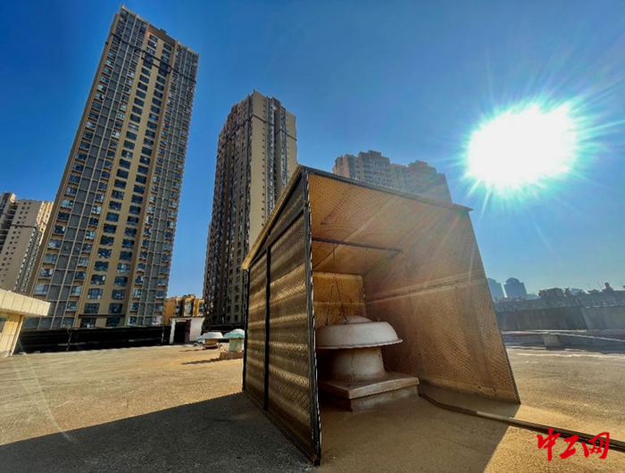 自制隔音罩&nbsp; 王淼 摄