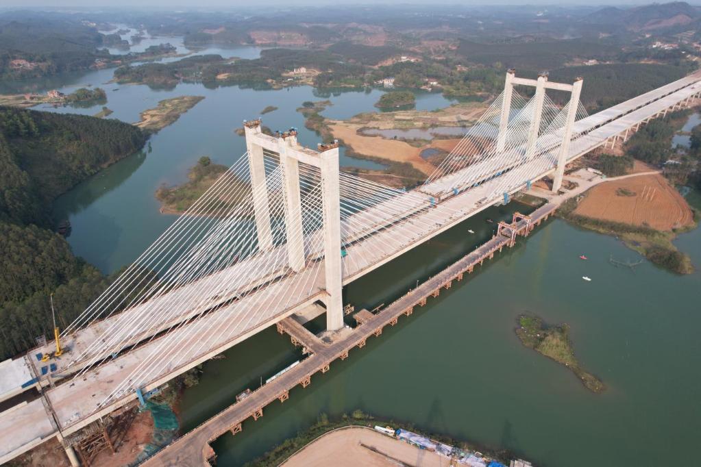 平陆运河工程沙坪河特大桥顺利合龙|大桥_新浪财经_新浪网