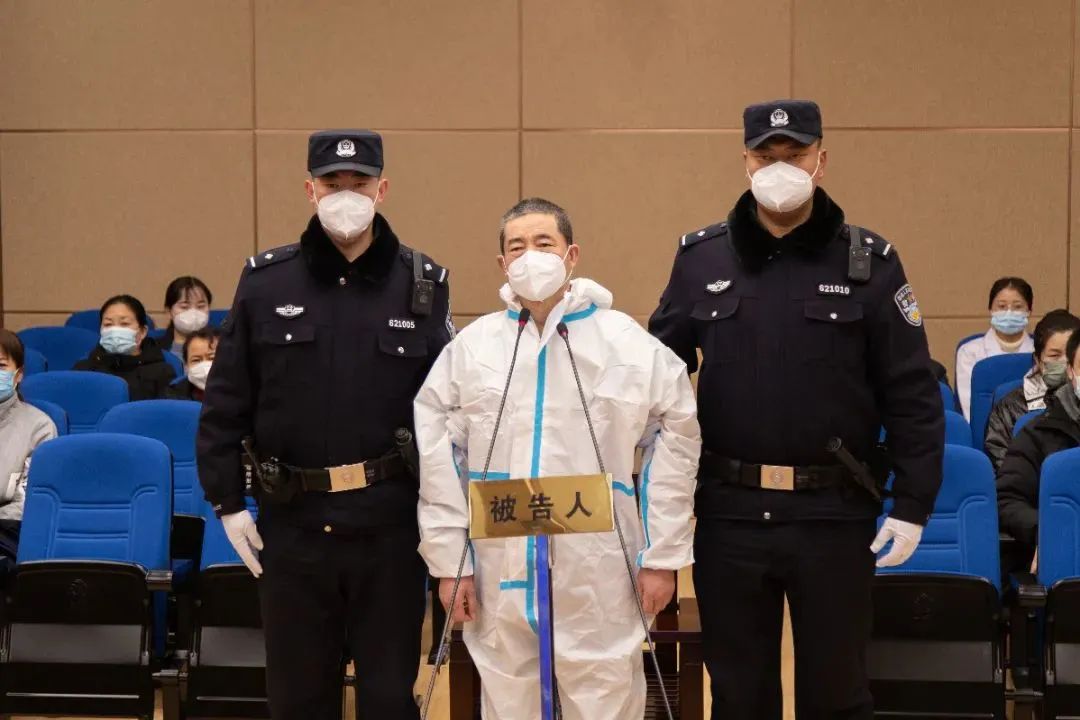 杨明基一审获刑15年