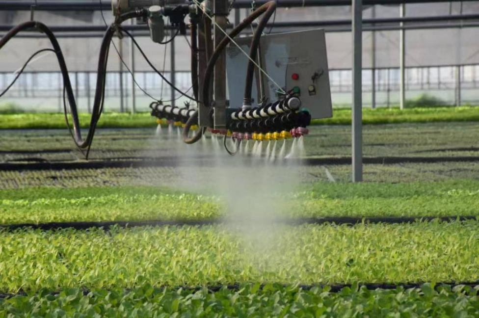 推广应用全程自动化滴灌设备