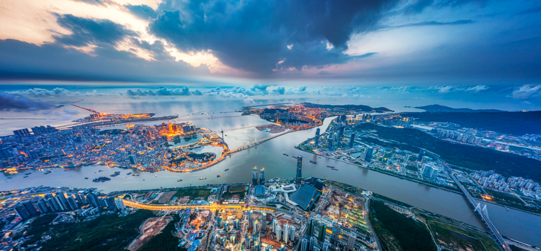 　　澳门(左)、十字门横琴片区(右)、十字门鹤洲片区(下)鸟瞰