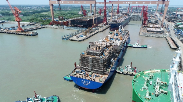 图说:沪东中华交付全球最大江海联运型lng船 采访对象供图