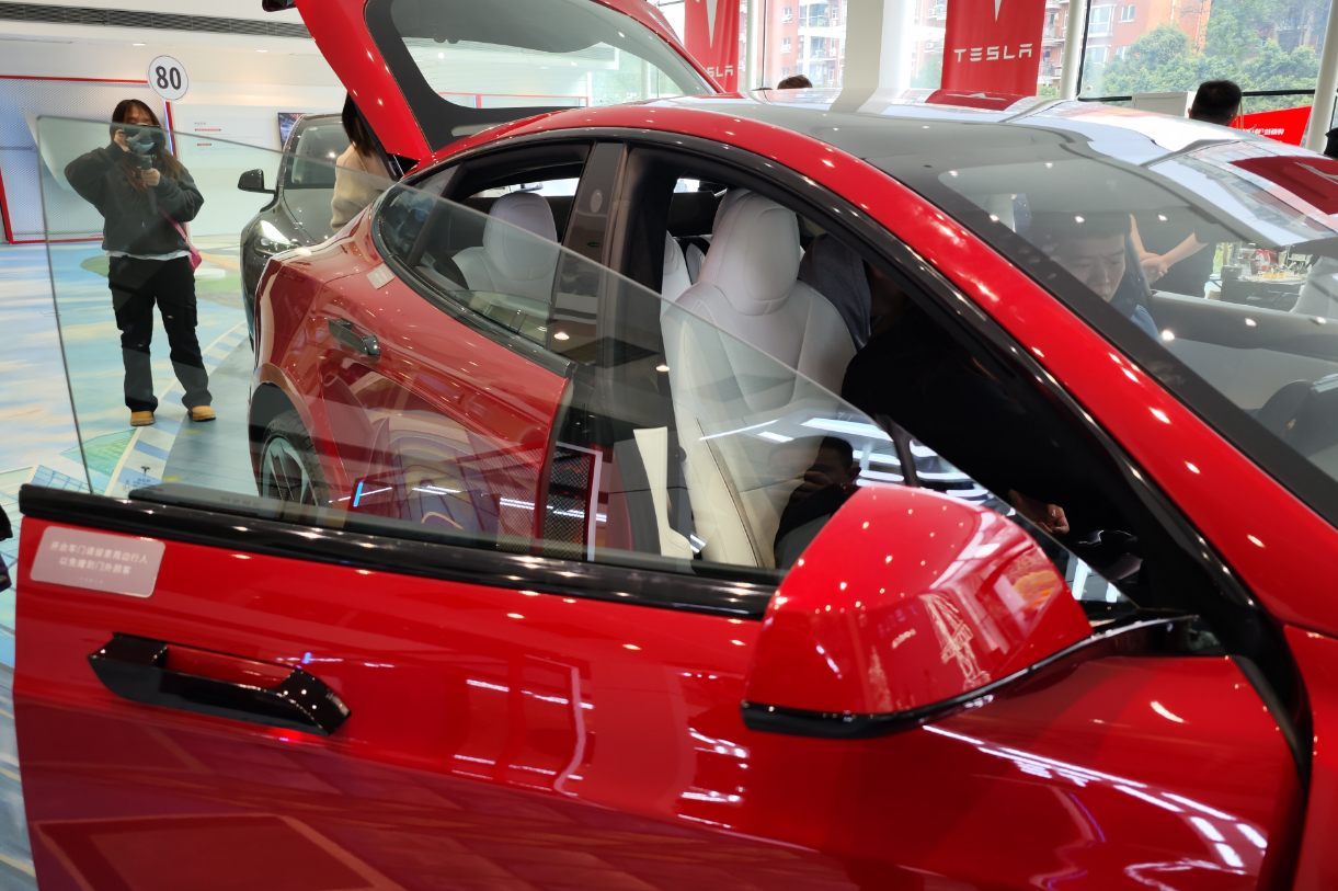 实拍丨特斯拉model s plaid:2.1秒破百的"性能怪兽"|特斯拉model s_新