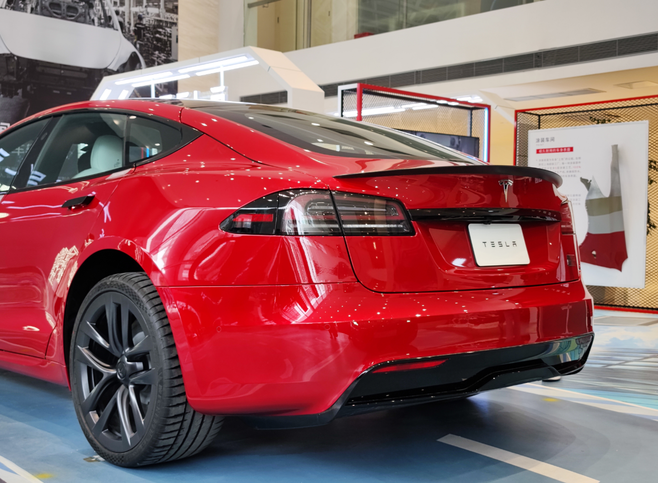 实拍丨特斯拉modelsplaid21秒破百的性能怪兽