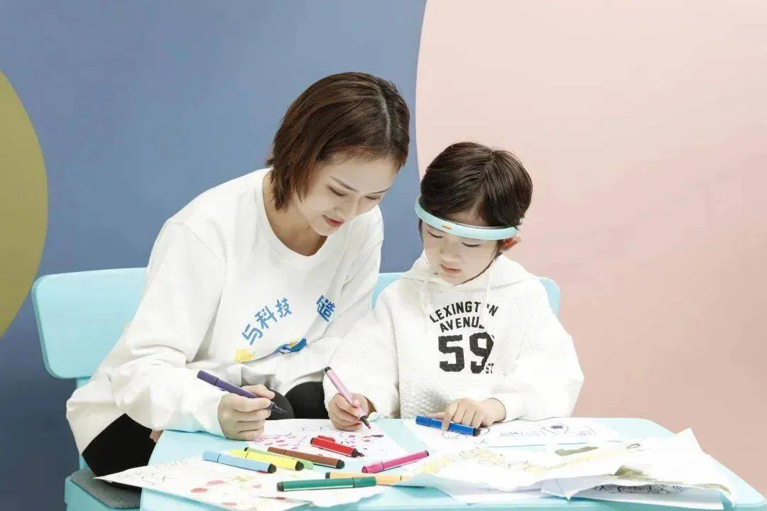 　　▲ 使用“开星果”产品模特演示照片