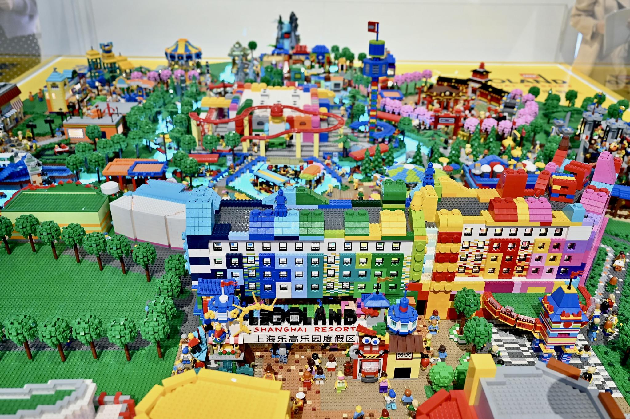 目前,全球已有10座乐高乐园投入运营,在建的3座分别位于中国深圳,四川