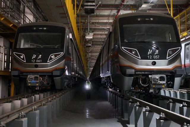 北京地铁12号线新车进场 工程加速推进|地铁_新浪财经_新浪网
