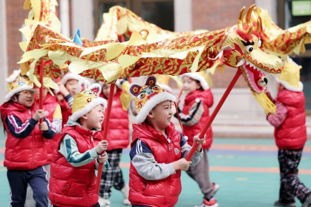 幼儿园舞龙美篇图片