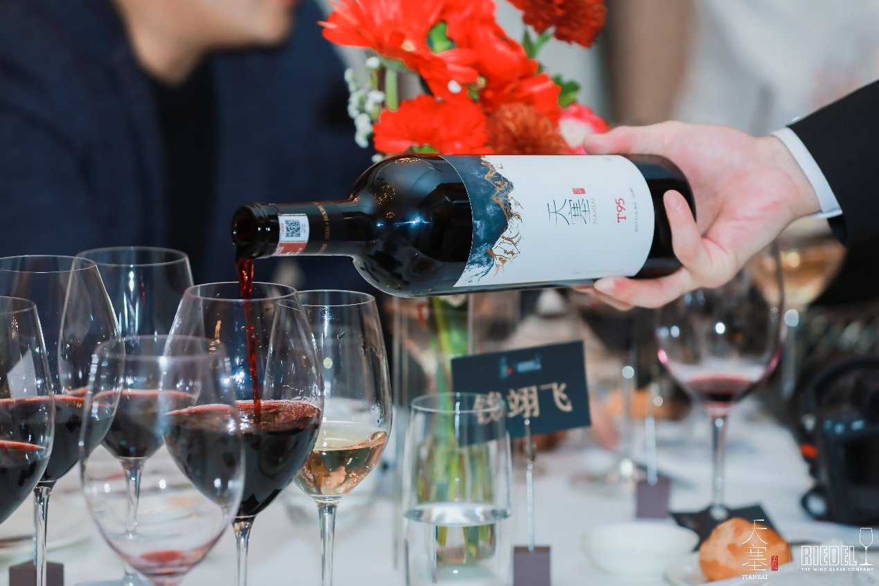 　　图 10-RIEDEL天塞酒庄T95马瑟兰杯品鉴晚宴