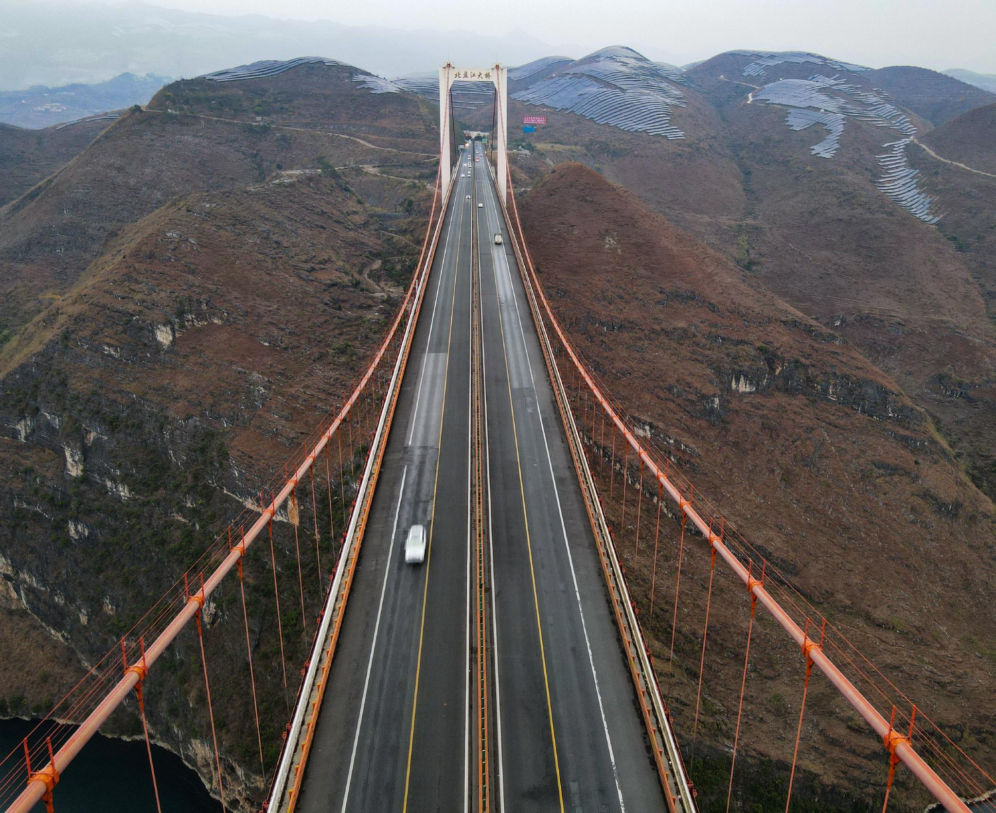 沪昆高速北盘江大桥(无人机照片)贵州日报天眼新闻记者 杨涛 摄