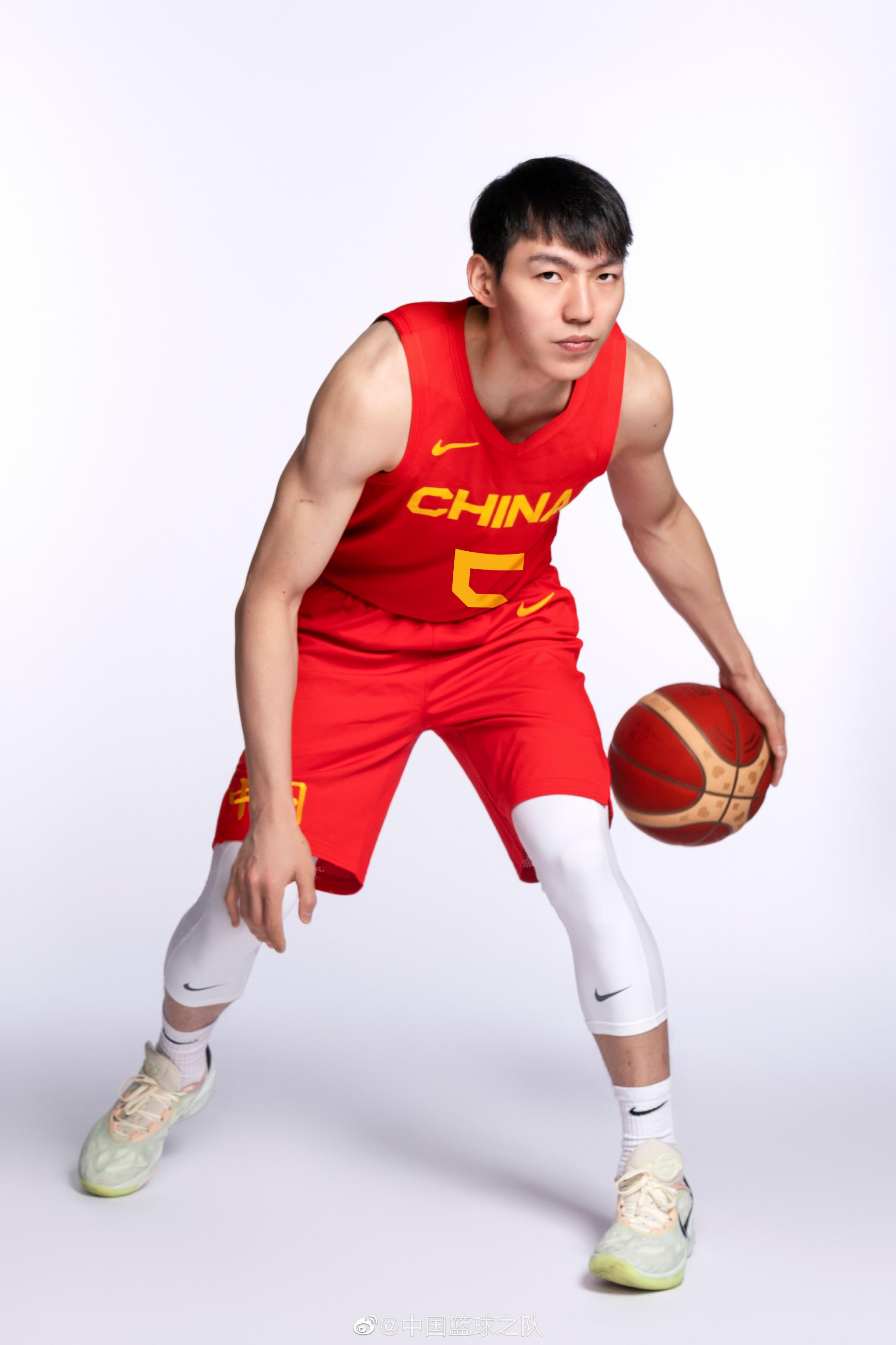 谁最帅？中国篮球之队发布男篮众将定妆照|直播|来源_手机新浪网