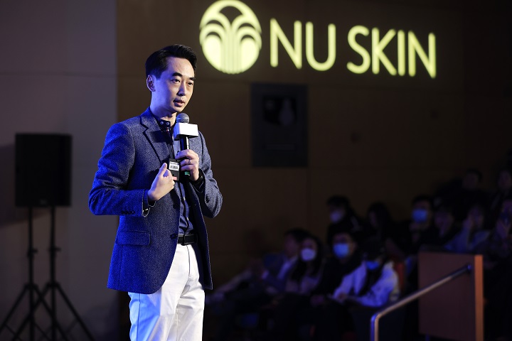 　　润米咨询创始人、著名商业咨询顾问刘润