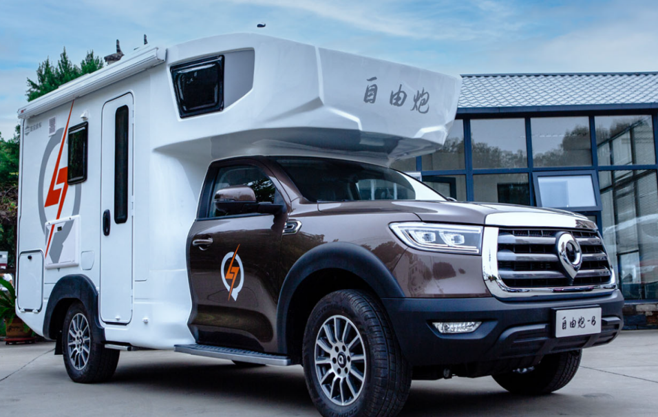 　　自由炮皮卡房车