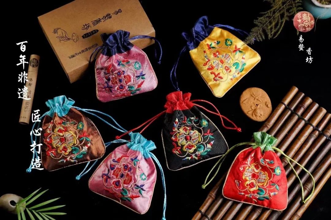　　图 | 易蛰香坊推出的周边
