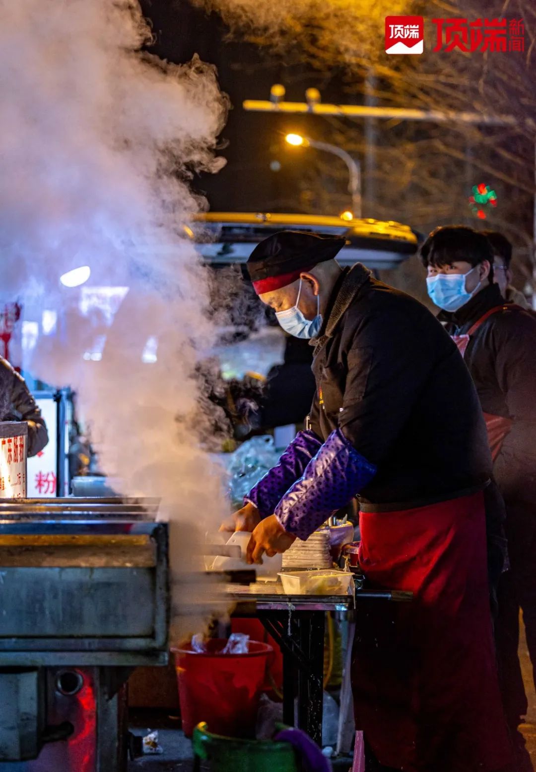 正在忙碌的商家