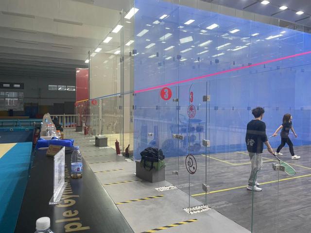 周末一馆难求北京有哪些人在打壁球