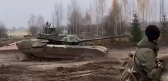 ↑最新一代俄制主战坦克 T-14“阿玛塔”