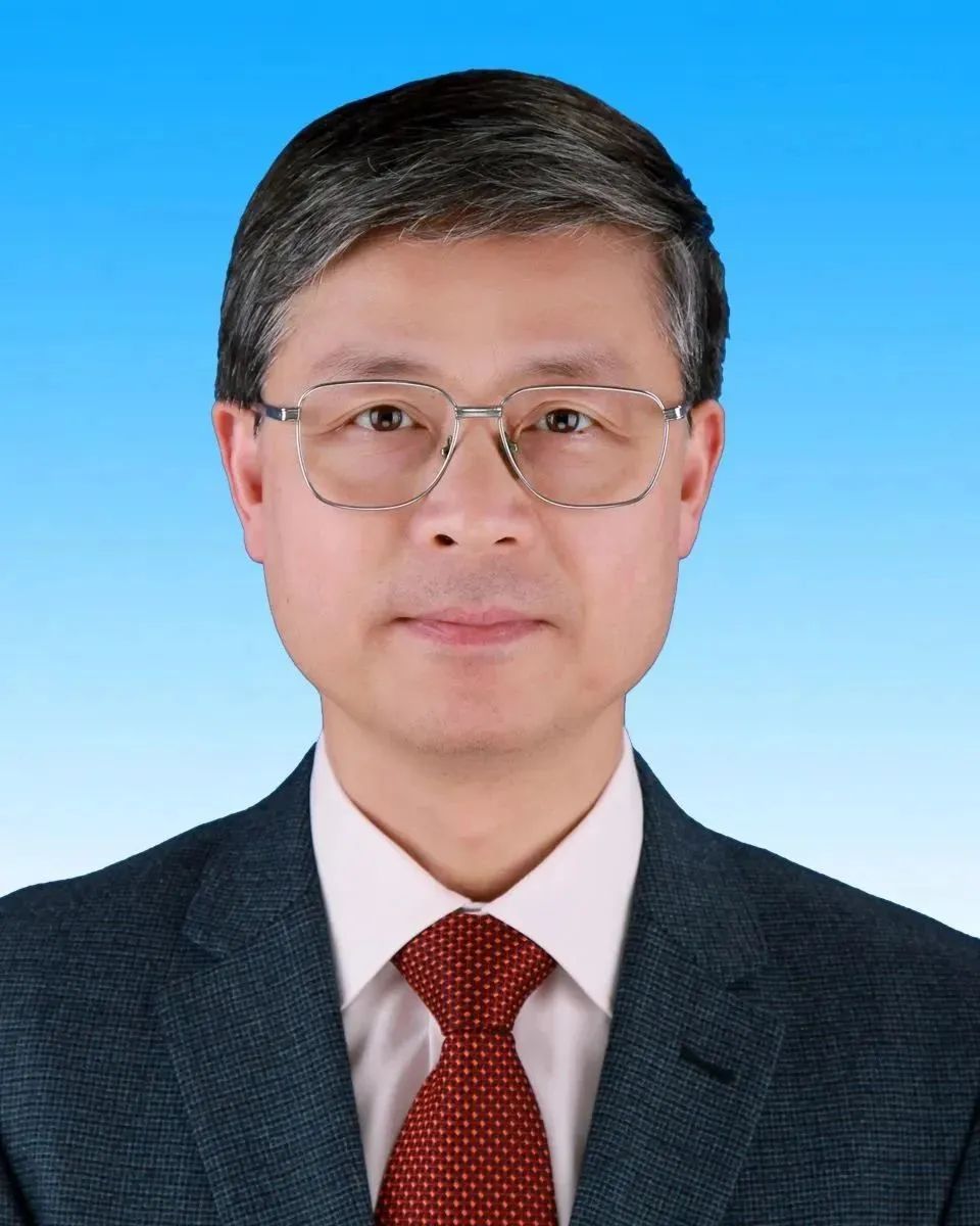 曾任北京交通大学党委书记,武汉大学党委常务副书记(正局级).