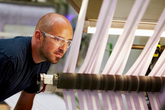 　　(艾利丹尼森工厂)