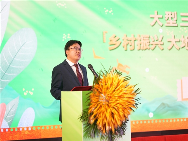 　　(云南云天化股份有限公司党委副书记、工会主席李发光)