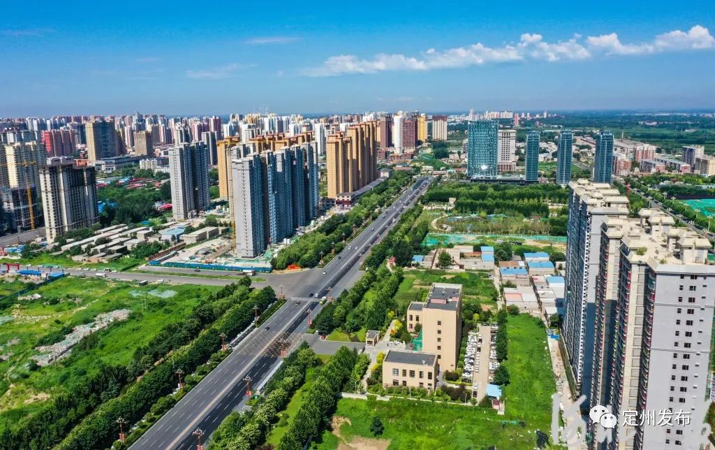 这是航拍的定州市城区一角.河北日报记者 耿辉&nbsp;摄