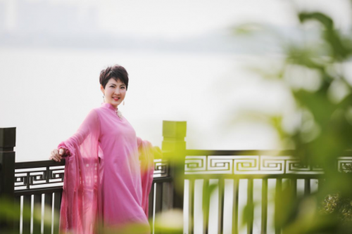 　　(知名个人成长作家 张德芬)